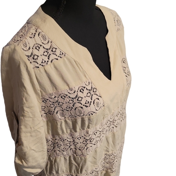 Cato V neck Lace top. Tan 100% Rayon Material, Floral Lace Size M - Picture 2 of 6